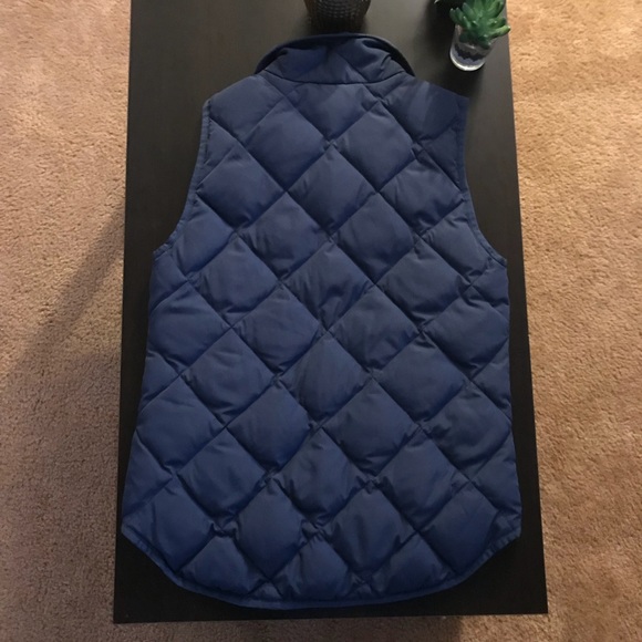 Navy J Crew quilted excursion vest - Picture 5 of 6